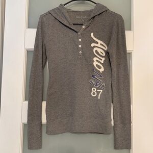 Aeropostale Women's Gray and White Hoodie